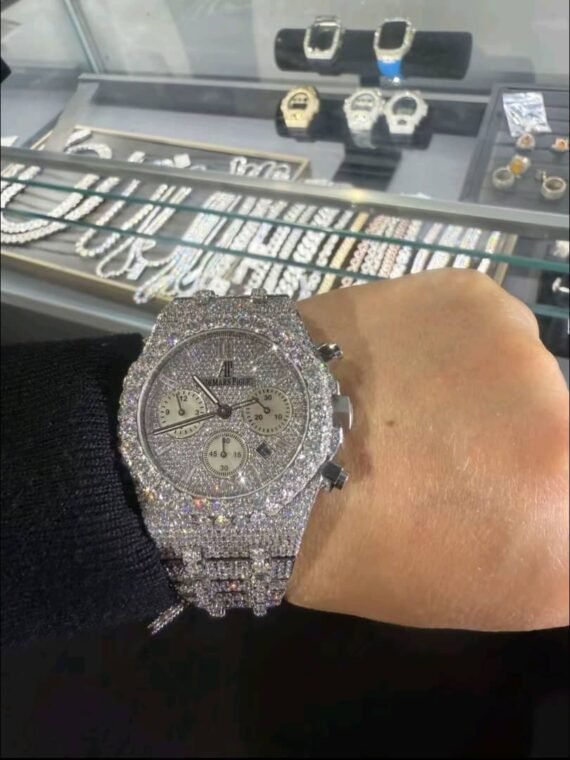 Montre chronographe Iced out Audemars Piguet Royal Oak 42 mm diamant naturel