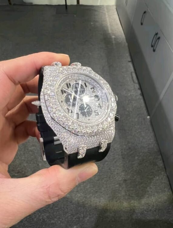 Round Men Luxury Watch