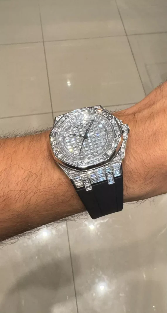 Audemars Piguet Royal Oak Silver Men's Watch - 15400