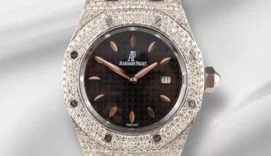 AUDEMARS PIGUET Lady Royal Oak 33mm Iced 8ct Diamonds Black Dial Watch 67620ST