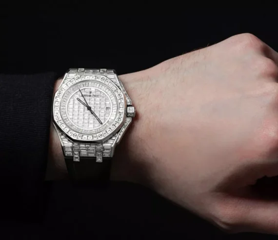 Audemars Piguet Royal Oak Silver Men's Watch - 15400